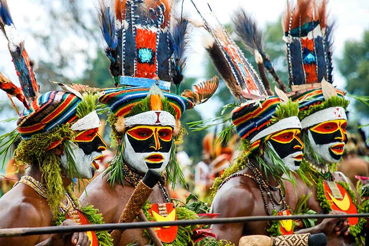 Travel to Papua New Guinea: Tribal Dances, Goroka Show, Friendly People