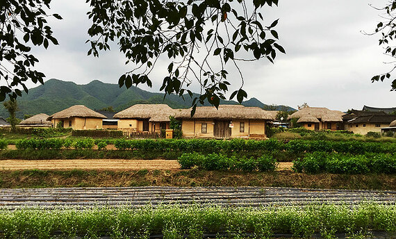 The UNESCO village of Hahoe retains tradition.