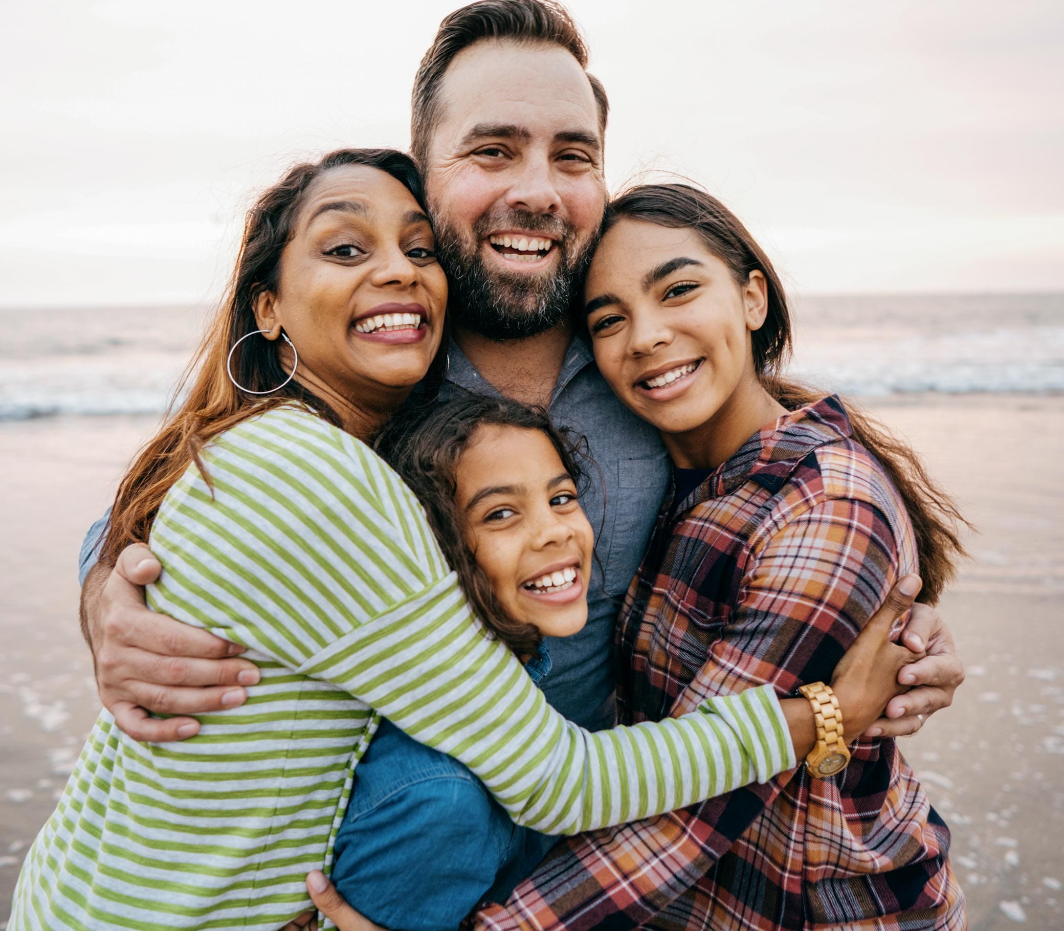 Arriba 96+ Foto La Ciudad De Las Familias Felices Mirada Tensa 10/2023