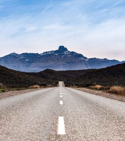 Route 62 running toward the mountains in South Africa