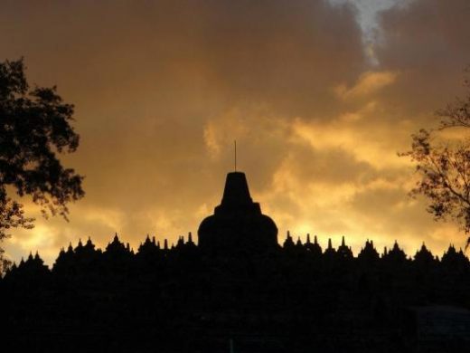 Borobudur at sunset (Photo by Luann Capozzoli)