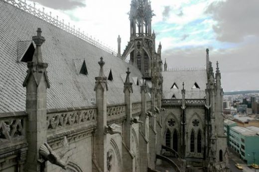 Explore the architecture in Quito