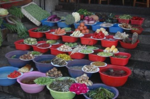 Visit the lively market in the oasis town of Dunhuang