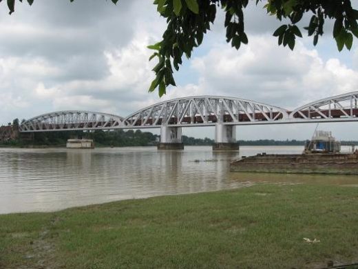 Learn about the Hughli River and its importance to Kolkata