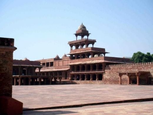 Explore the abandoned city of Fatehpur Sikri