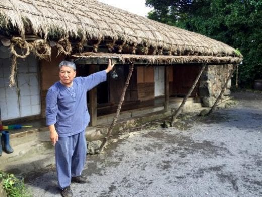 Learn about Seongeup folk culture from a local