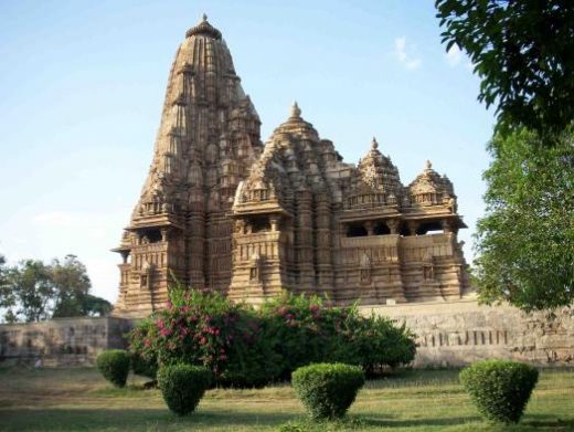 There are many intricate Jain temples in Khajuraho