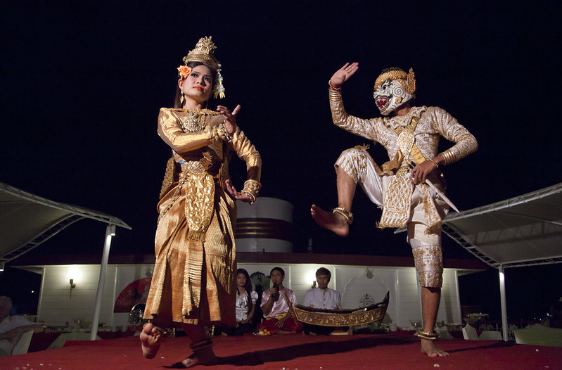 Jayavarman apsara dance cambodia mekong