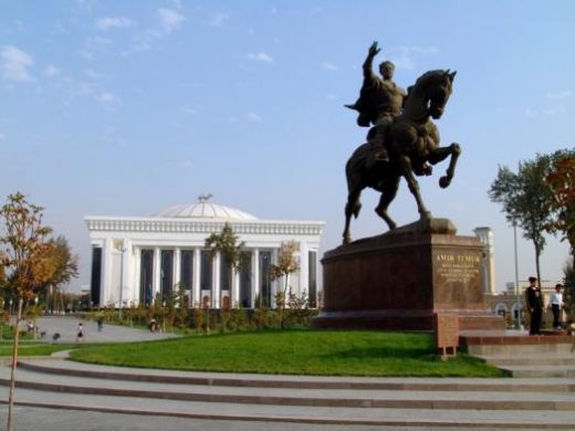 Amir Temur Square